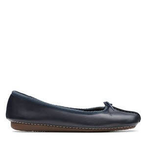 Clarks 203529324 WOMENS NAVY LEATHER